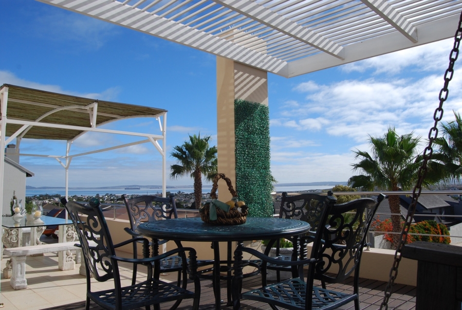 5 Bedroom Property for Sale in Country Club Western Cape